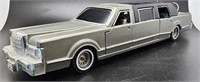 Limousine -1/32 - Mojorette