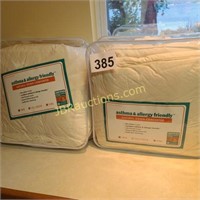 (2) TWIN SIZE NATURAL DOWN COMFORTORS