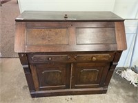 ANTIQUE DESK