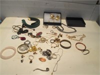 LOT ASSORTED COSTUME JEWELRY