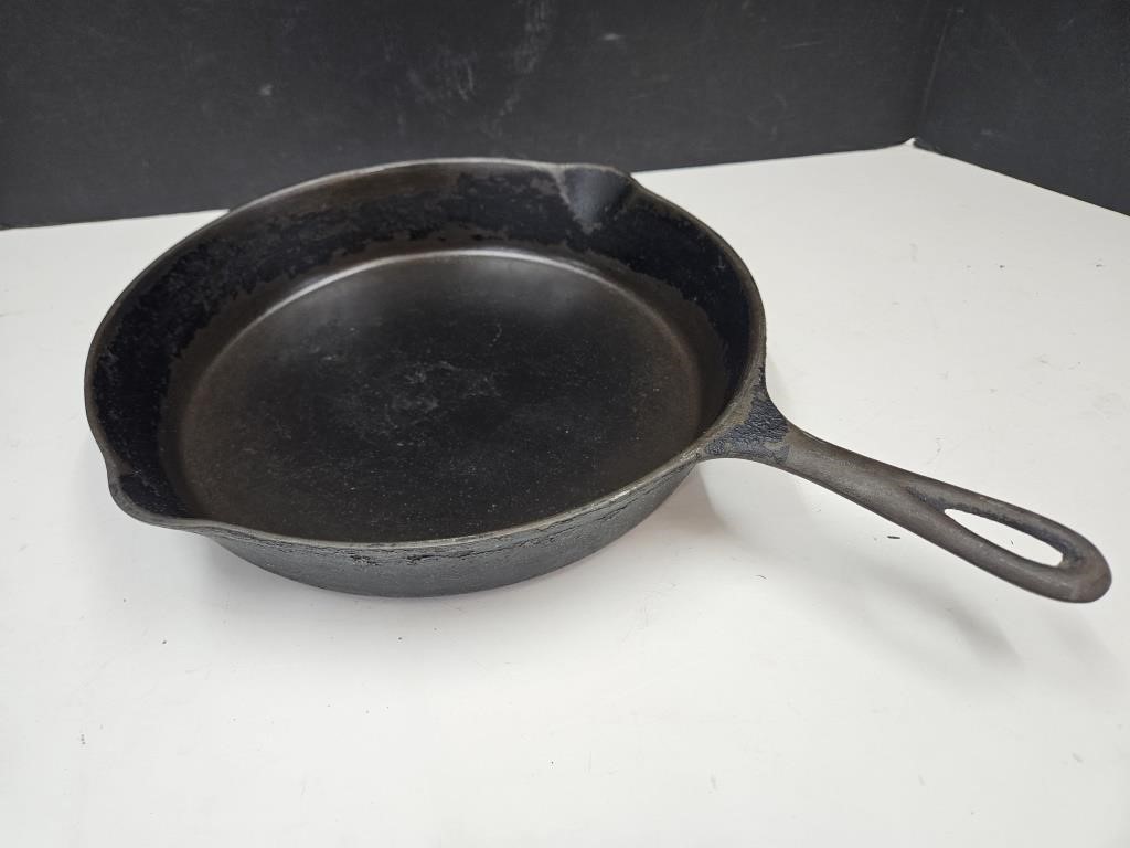 Cast Iron Skillet Marked N0 8