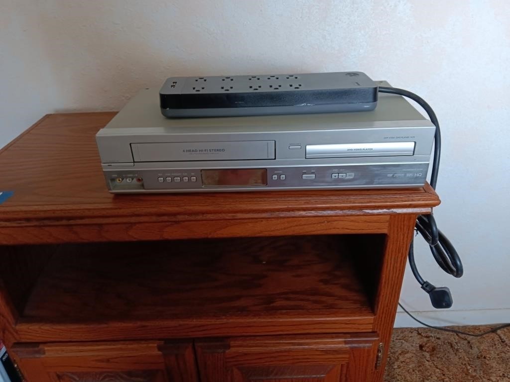 Philips DVD Video Player-VHS Player. GE surge