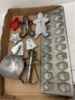 Vintage Cookie Cutter Flat