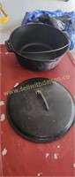 Cast Iron dutch Oven USA number 8