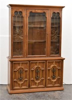 Bassett Mid Century Lighted China Cabinet Hutch