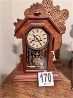 Vintage Clock With Key(LR)