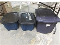 3 empty totes