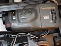 CANON E30 CAMCORDER (DOES NOT TURN ON) W/CASE