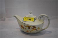 Hall's Autumn Leaf Aladdin 5 Cup Pot w/Tea Infuser