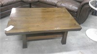 QUALITY LODGE STYLE COFFEE TABLE