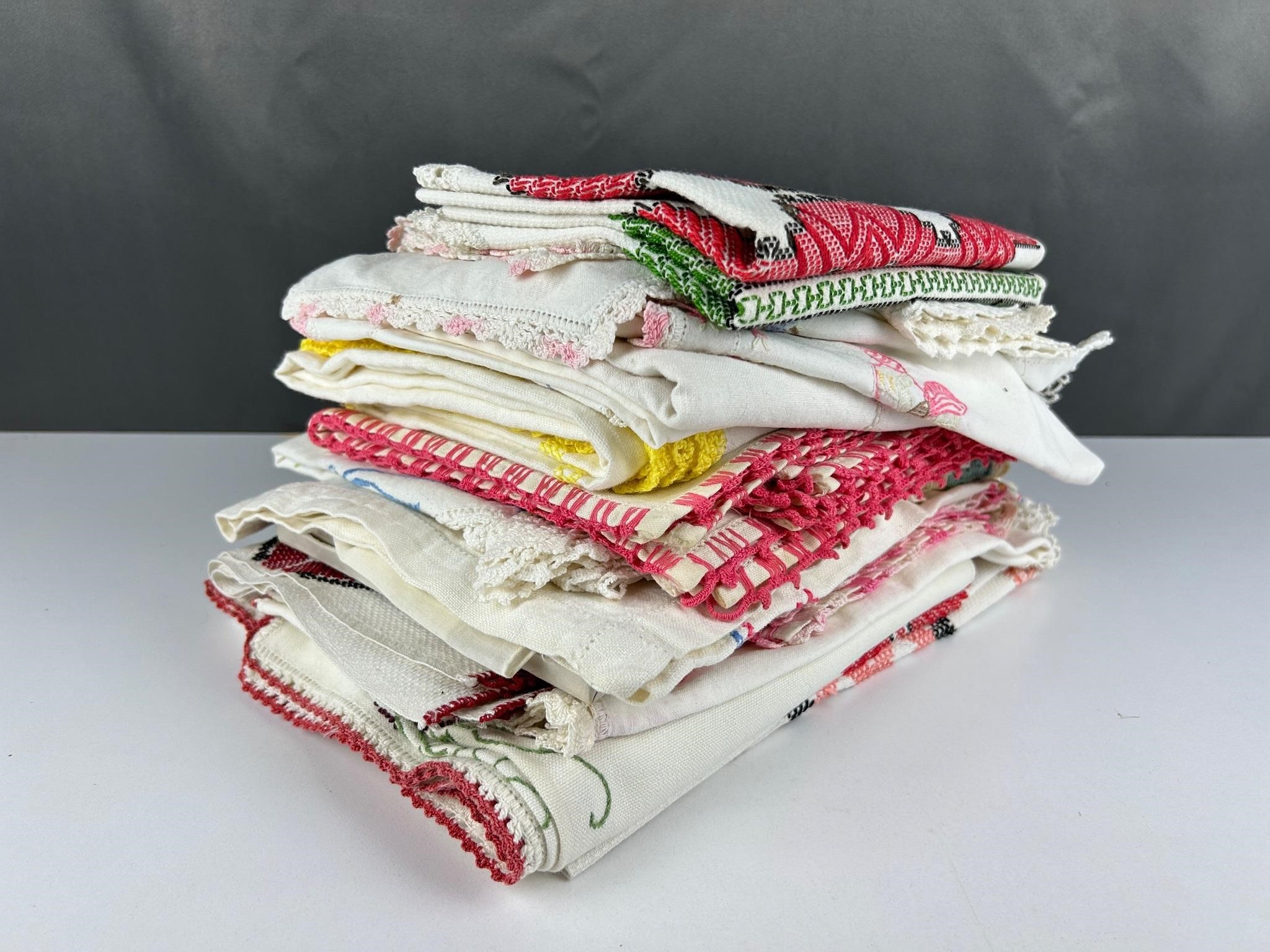 Vintage Linens  Embroidered napkins tablecloths +