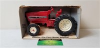 International Row Crop Tractor, NIB, Ertl