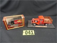 1/34 Scale 1931 Case IH Hawkeye Coin Bank Truck an