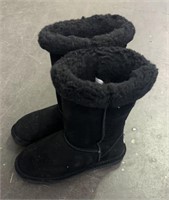 Womens Bearpaw Winter Boots - Size 8