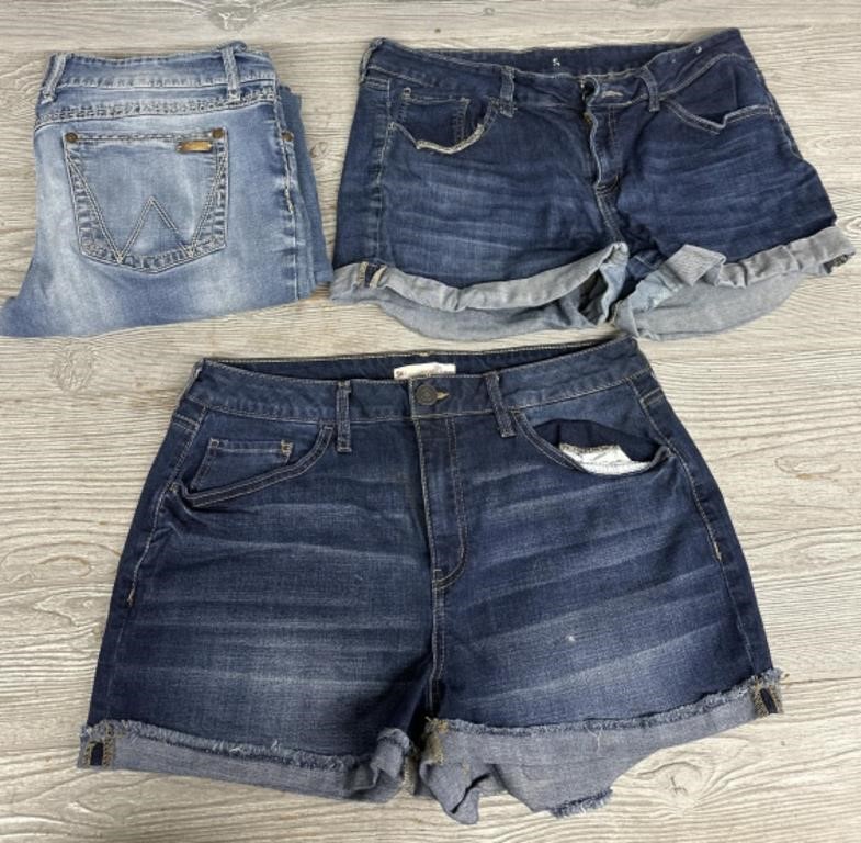 Woman’s Wrangler Jeans With (2) Women’s Shorts