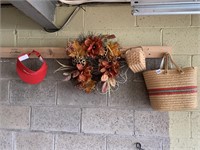 STRAW BAG, WREATH, VISOR