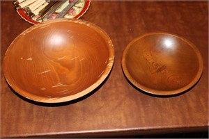 2 Wooden bowls