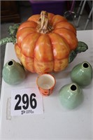 Pumpkin Tureen With Ladle And Misc. (Bldg 3)