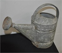 VTG large galvanized sprinkler can