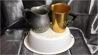 Red/white graniteware dish pan, 2 aluminum ware