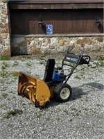 CUB CADET 1030E GAS POWERED SNOW BLOWER