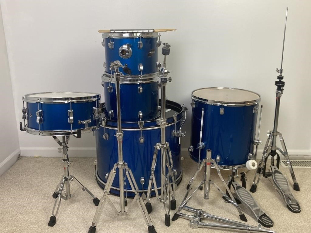 Ludwig 5 Piece Complete Drum Set and Zildjian
