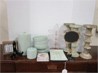 COLLECTION OF DECORATOR ITEMS