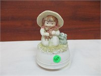 Little Girl Music Box - Plays Country Roads