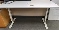 White table with adjustable metal legs