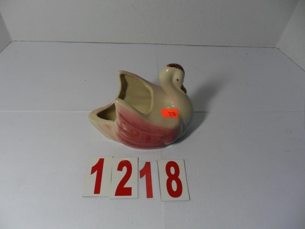 Junw 2024 Swan and Flamingo Figurines Auction