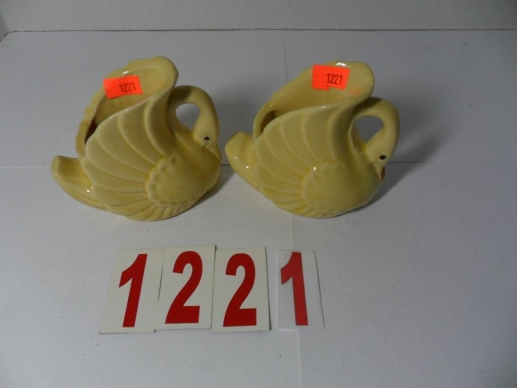 Junw 2024 Swan and Flamingo Figurines Auction