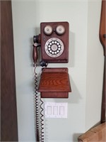 REAL WORKING - LAND LINE VINTAGE LOOKING PHONE