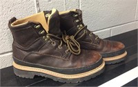 Chinook Men's 9.5 Work Boot slightly used in GREAT
