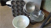 Casserole Baking Dishes, Pie Pans, Mixing Bowls