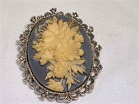 Cameo bouquet of flowers pin