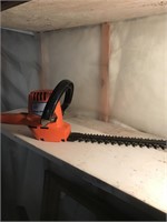 Electric hedge trimmer