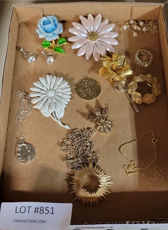 ASSORTMENT OF VTG.  & MISC. JEWELRY