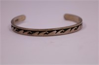 NATIVE AMERICAN ARTIFACTS - STERLING BRACELET