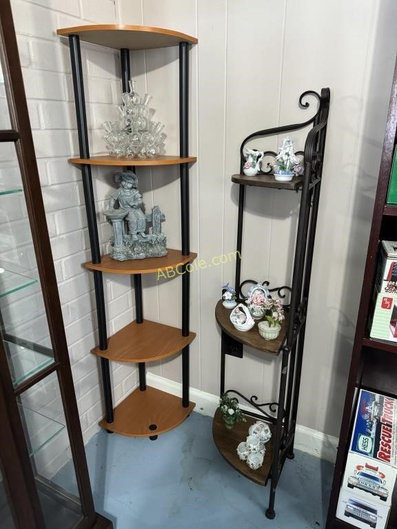 3 Tier, 3 Legged Corner Storage Rack, Measures: