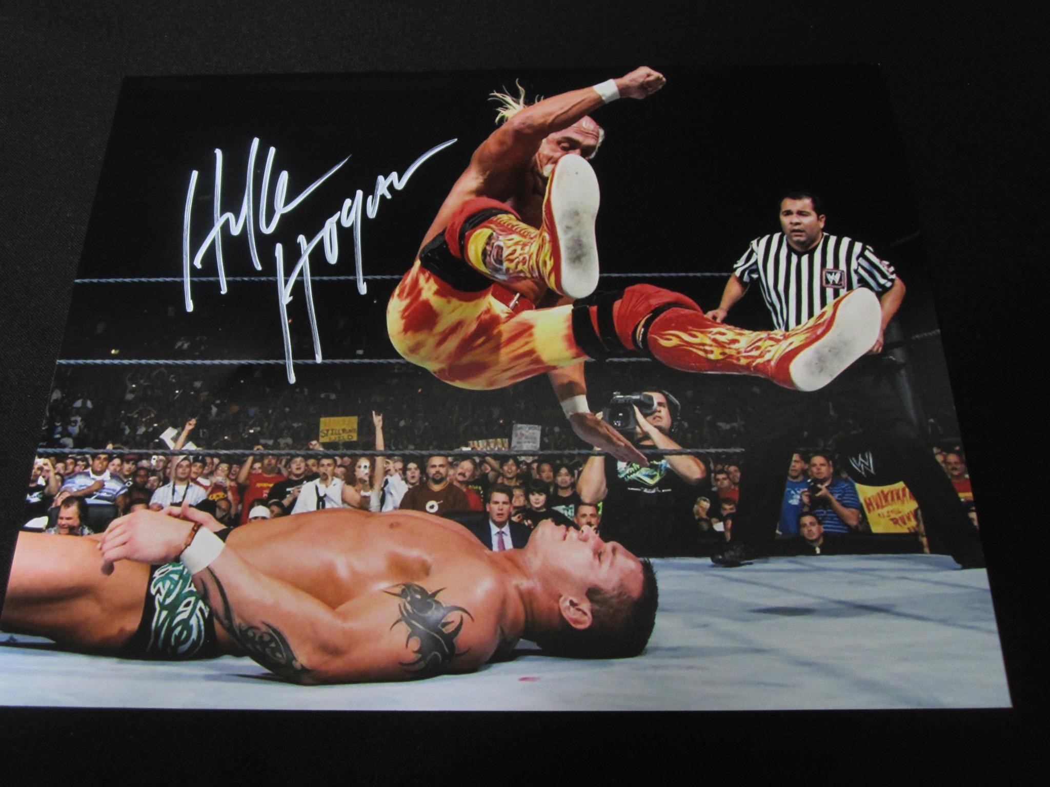 HULK HOGAN SIGNED 8X10 PHOTO WWE GAA COA