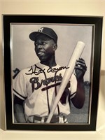 8x10 B & W Hank Aaron autographed framed photo