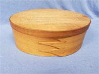 Beautiful Shaker's style bentwood box made from ma