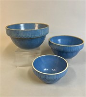 GRADUATED SET OF VINTAGE MIXING BOWLS