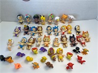 Lot of TWOZIES Small Figures, Babies and Pets