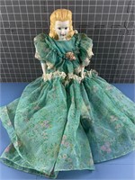 ANTIQUE PORCELAIN DOLL OLD !!!