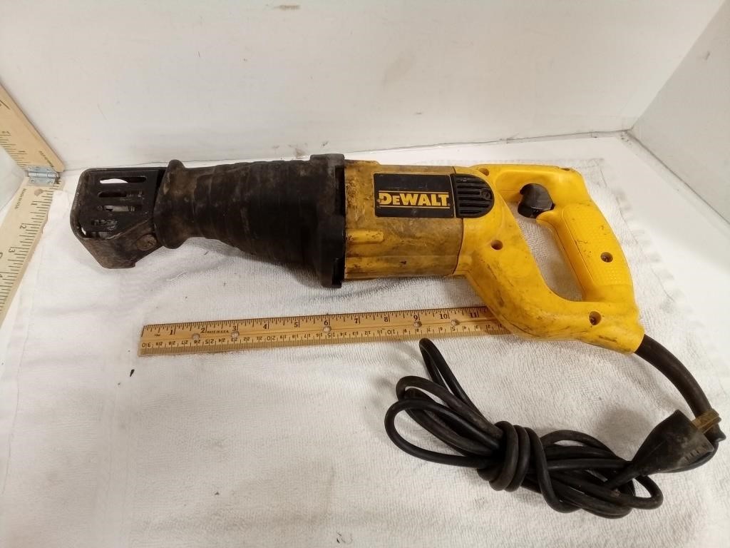 Dewalt DW303M Reciprocating Saw