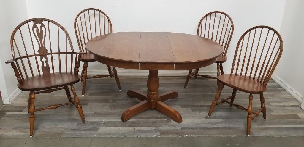 Hitchcocks Ville dining table with 4 chairs