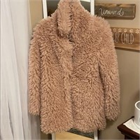 Soft and fluffy Sherpa style coat Women Size - M