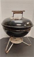 Weber tabletop BBQ grill. 14in diameter x 17in