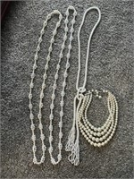 Faux Pearl necklaces (4)
